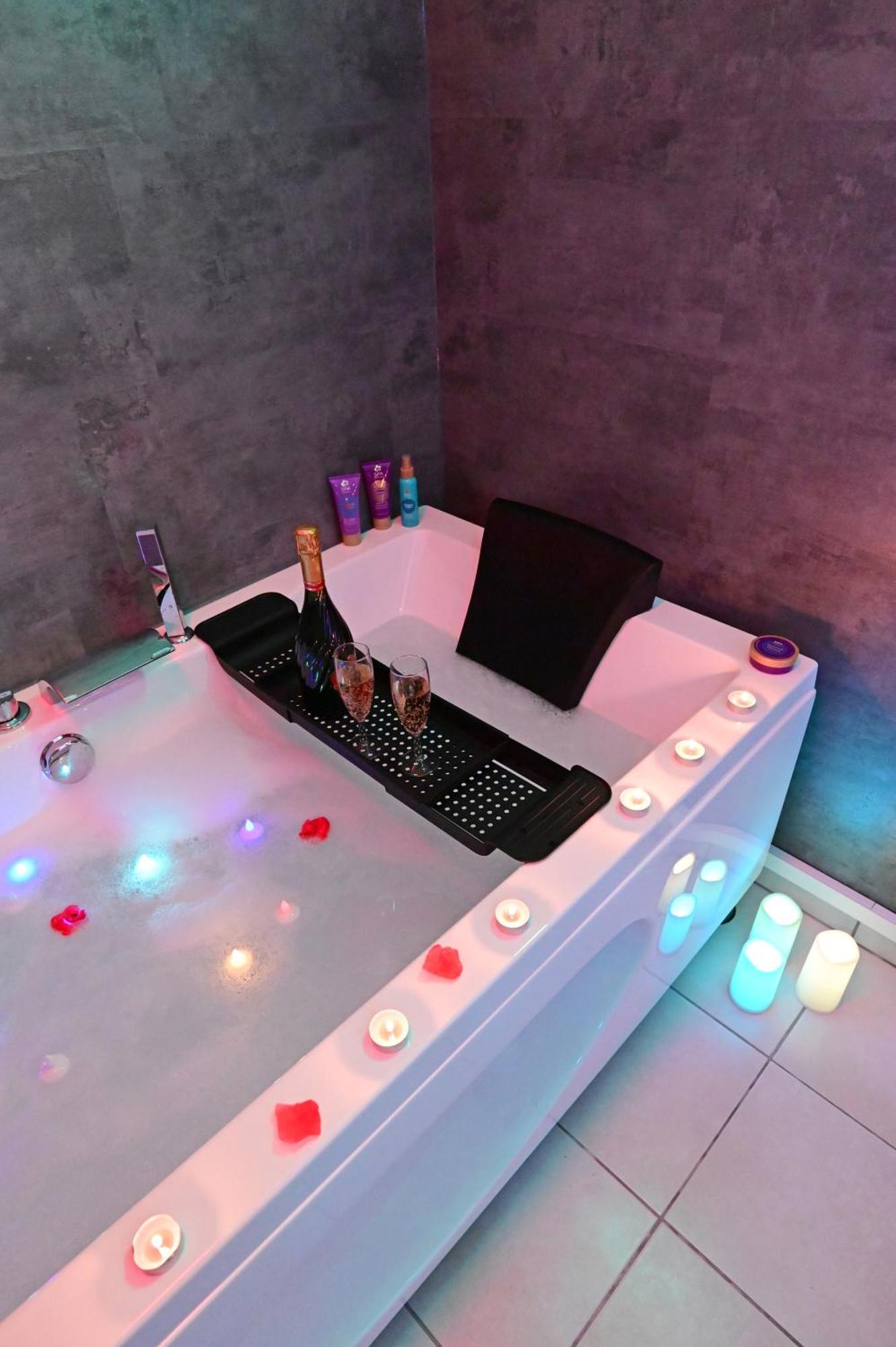 Love Room A Deux Pas De L'Ocean Avec Hammam, Sauna Et Bain A 2 :-) Biscarrosse Eksteriør billede