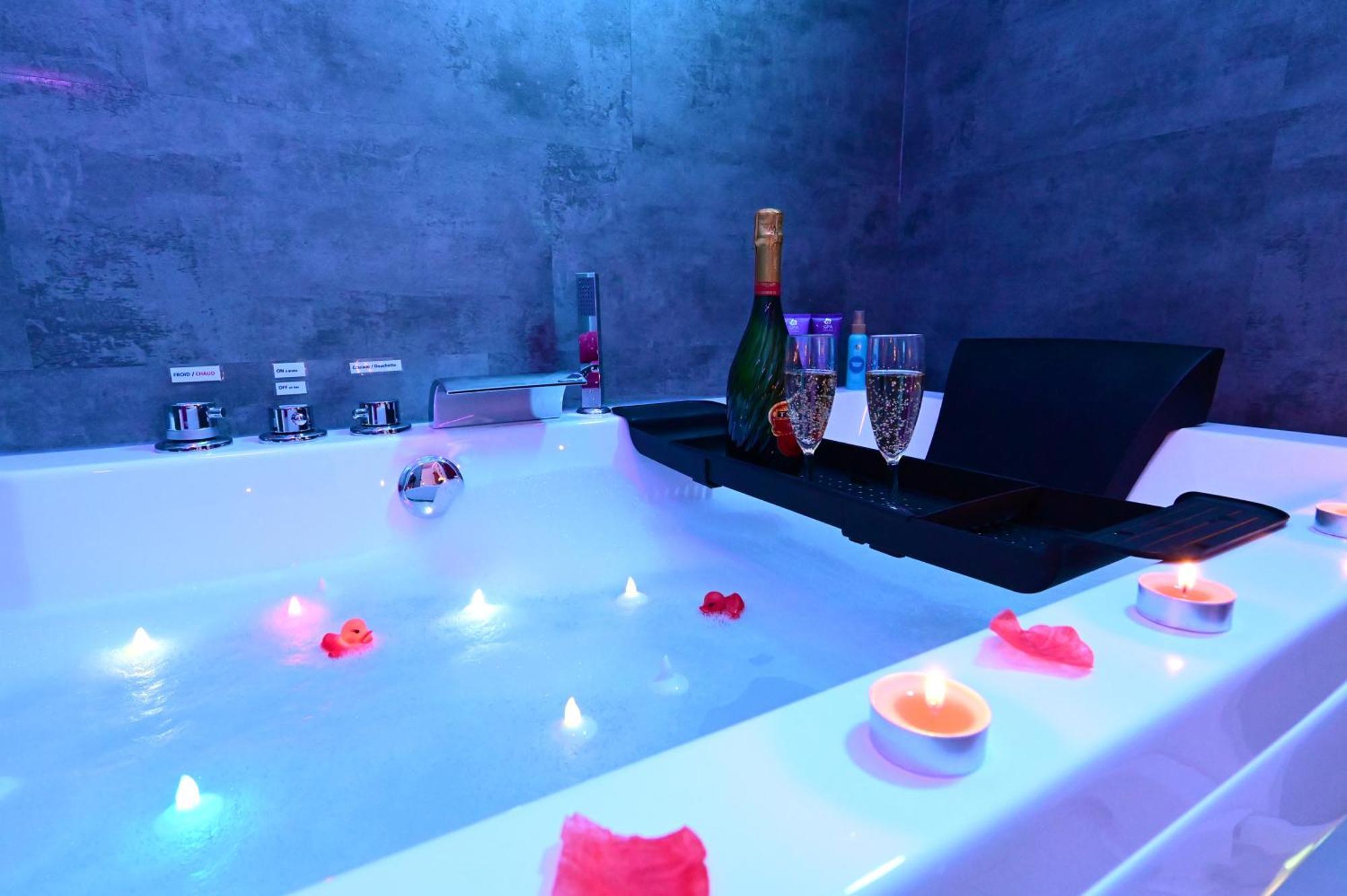Love Room A Deux Pas De L'Ocean Avec Hammam, Sauna Et Bain A 2 :-) Biscarrosse Eksteriør billede
